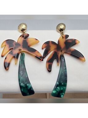 ✨2/$10✨ Tropical Palm Tree Stud Earrings Tortoise & Green Resin Statement